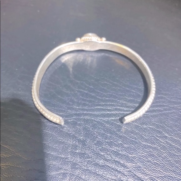 Vintage silver cuff bracelet with garnet-like red stone - Picture 3 of 3